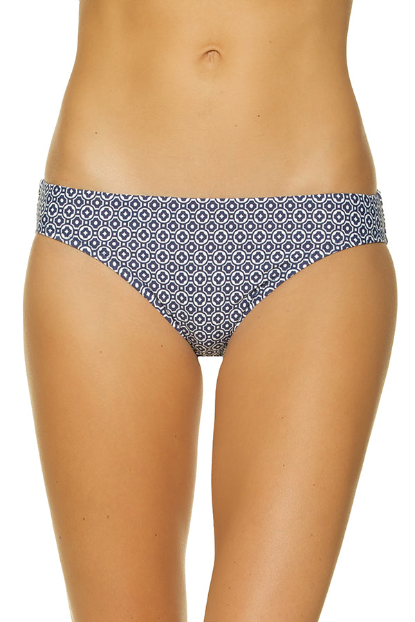 Classic Hipster | White Sands